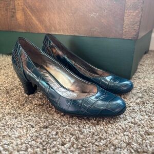 SAM EDELMAN Yuma Leather Croc Embossed Heels Blue green teal